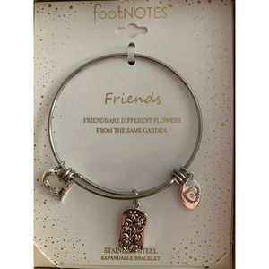 Footnotes Friends Bracelet 😍